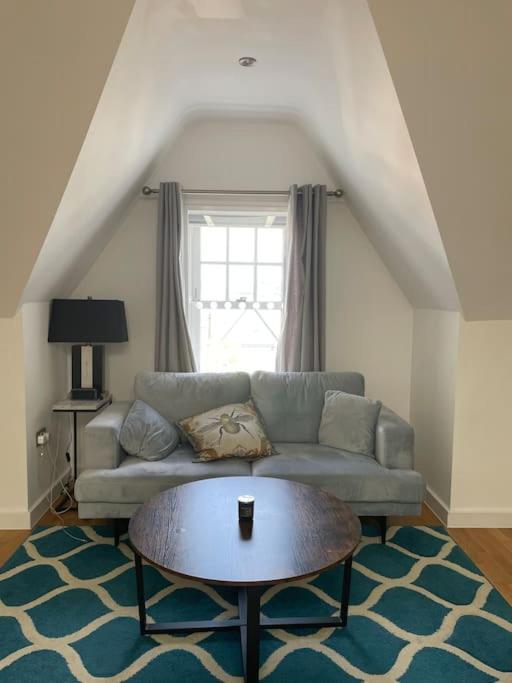 Appartamento Lovely 2-Bed Flat With Well Equipped Kitchen Ealing Esterno foto