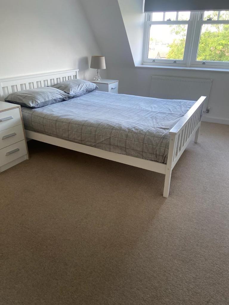 Appartamento Lovely 2-Bed Flat With Well Equipped Kitchen Ealing Esterno foto